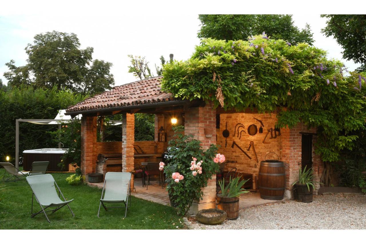 Agriturismo Il Gioco Dell'Oca Acomodação com café da manhã Barolo Exterior foto