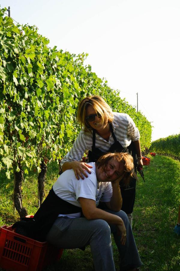 Agriturismo Il Gioco Dell'Oca Barolo Exterior foto